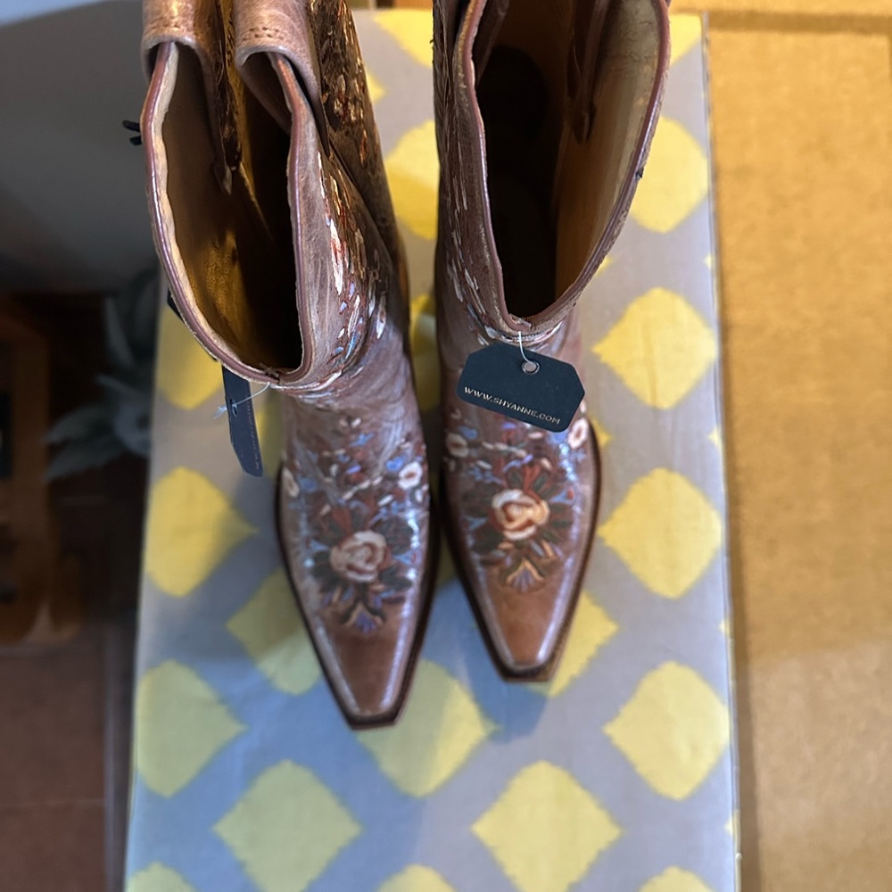 Embroidered Brown Western Boots